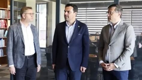 GÖRÜNEN KÖY KILAVUZ İSTEMİYOR: VAHAP AKAY AK PARTİ’YE Mİ GEÇİYOR?